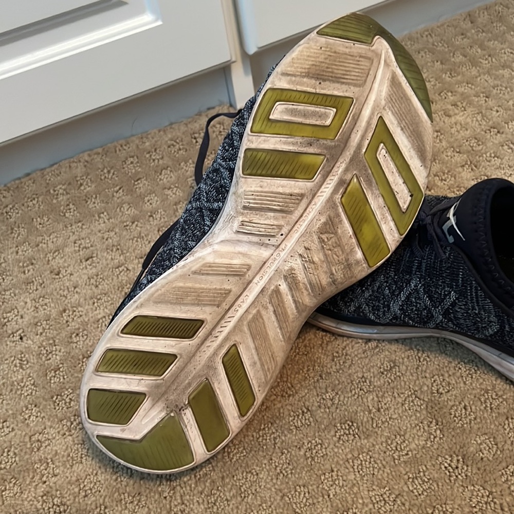 Men’s APL sneakers size 11 - Picture 4 of 4